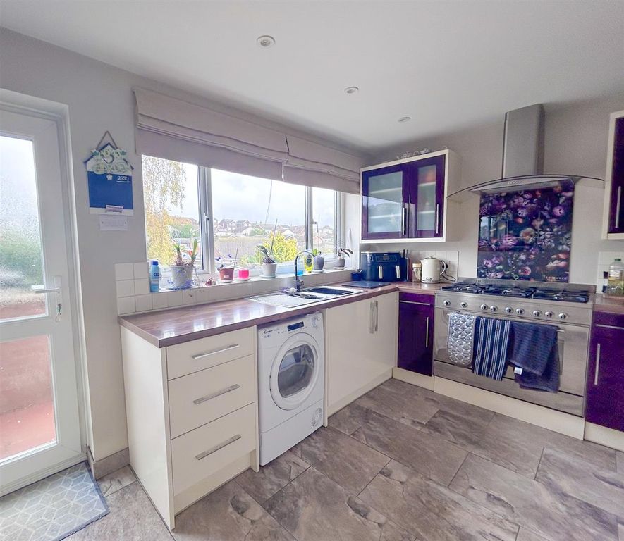 Property photo 3 of 24