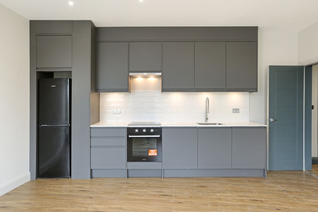 Property photo 2 of 9 Kitchen