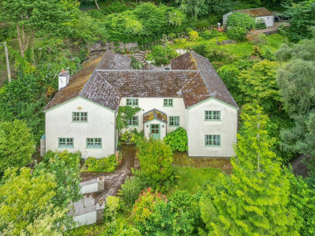 Property photo 2 of 31