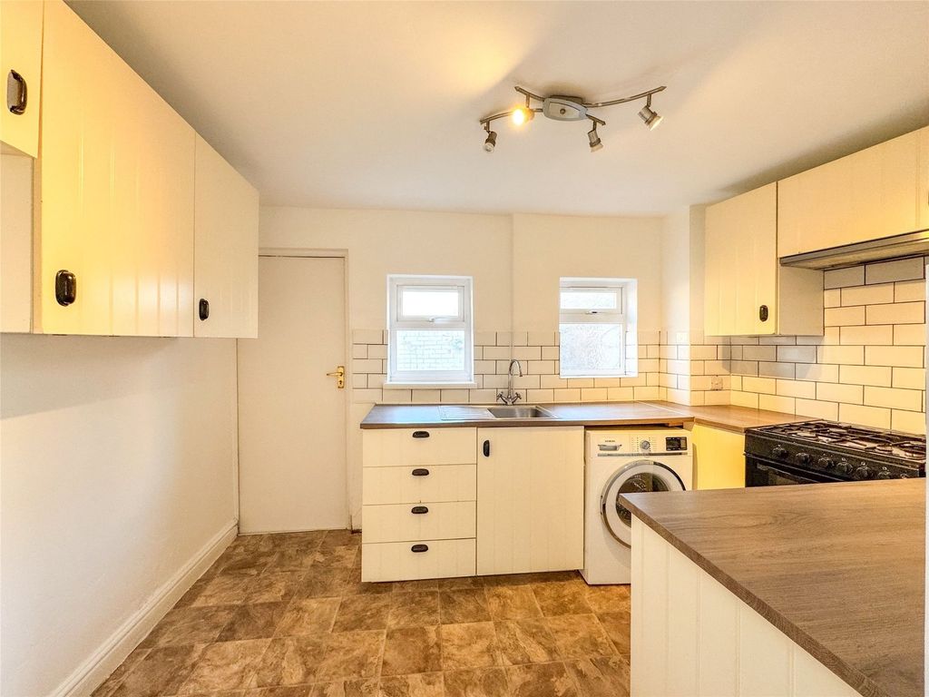 Property photo 2 of 12 Kitchen