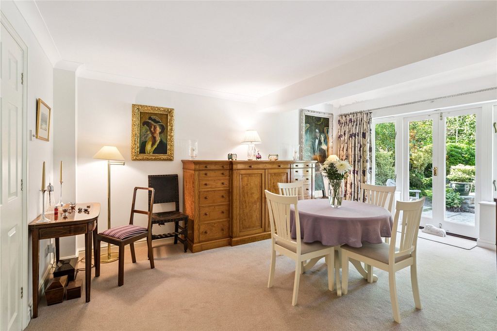 Property photo 3 of 31 Dining Room