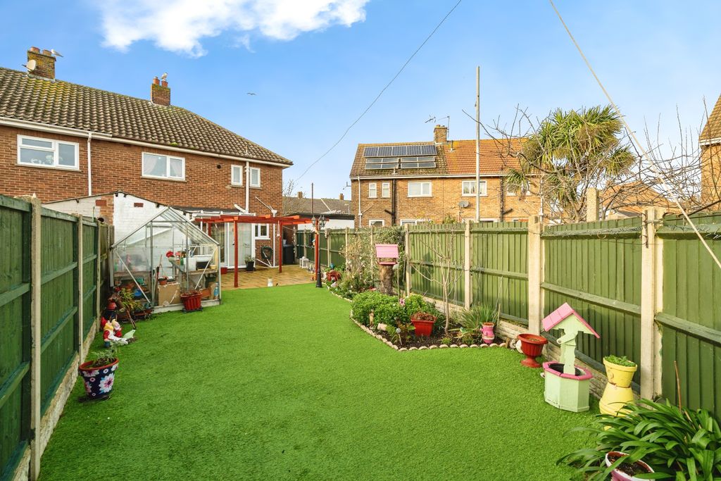 Property photo 3 of 20 Garden