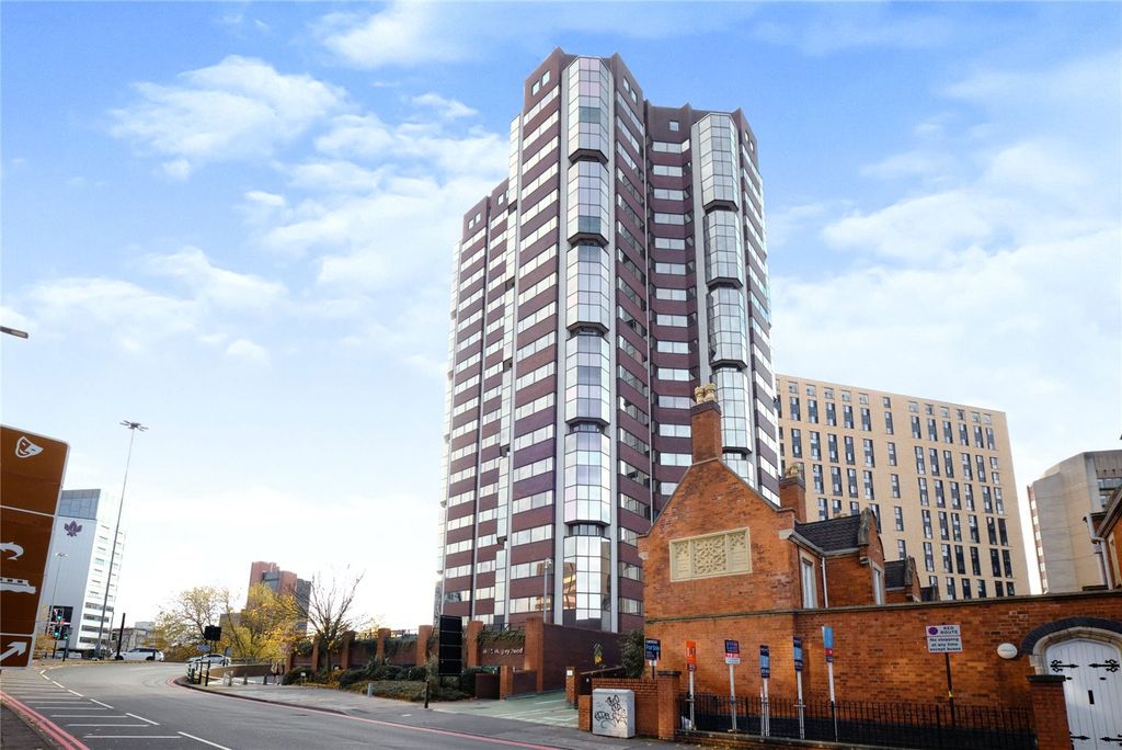 Property photo 1 of 10 Metropolitan House