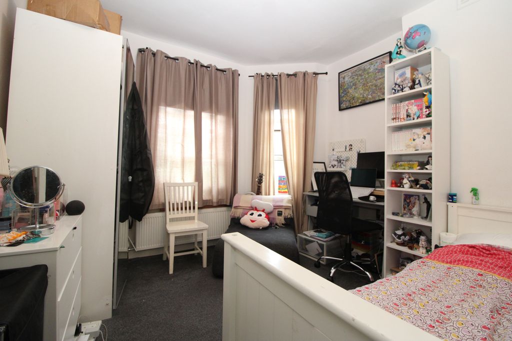 Property photo 2 of 8 Gallery