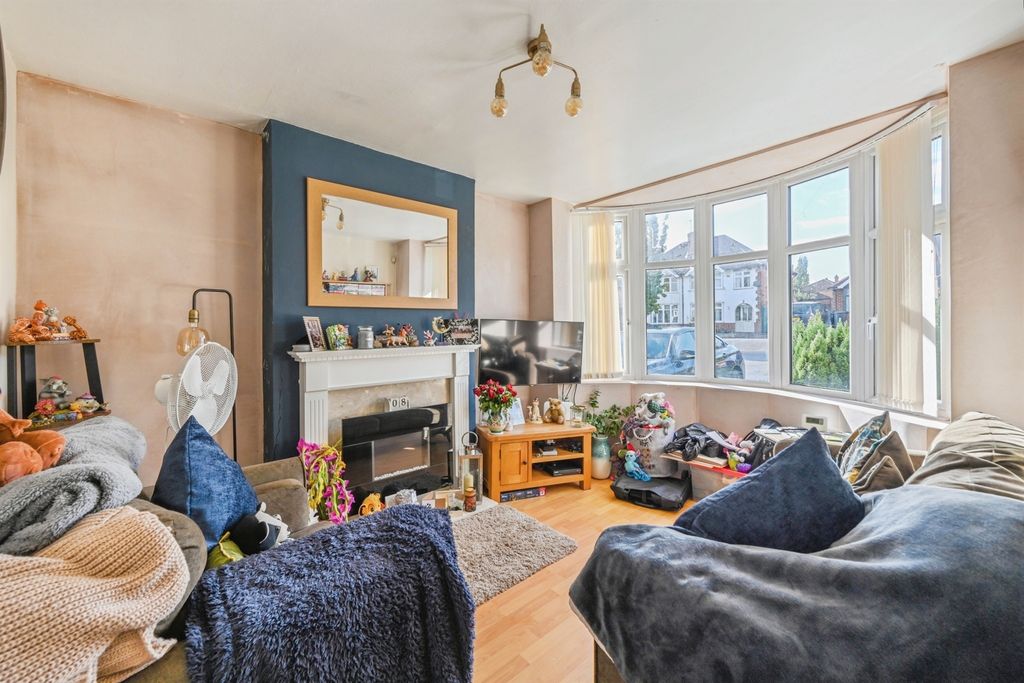 Property photo 2 of 17
