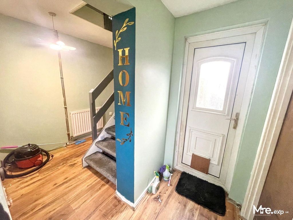 Property photo 3 of 22