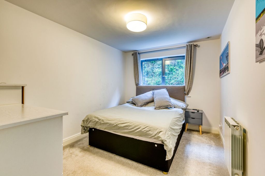 Additional image 17 of 3 bed flat for sale9 West Park Apartments, St Helier JE2