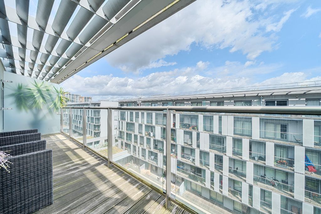 Property photo 3 of 13 Balcony