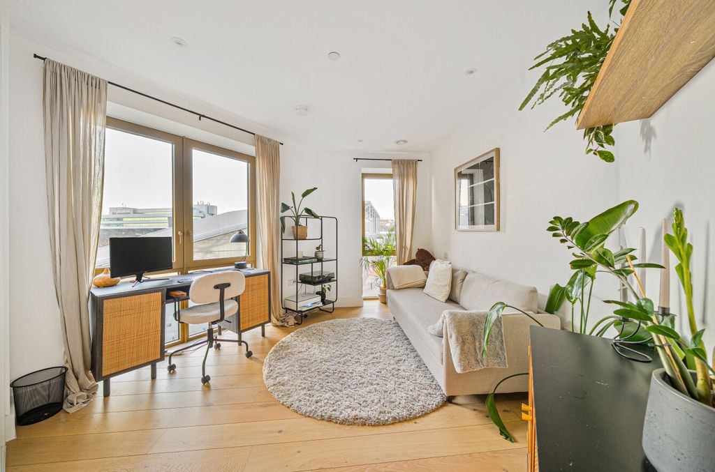 Property photo 3 of 24 1382135-16-691B69...