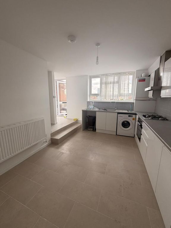 Property photo 1 of 8 Kitchen