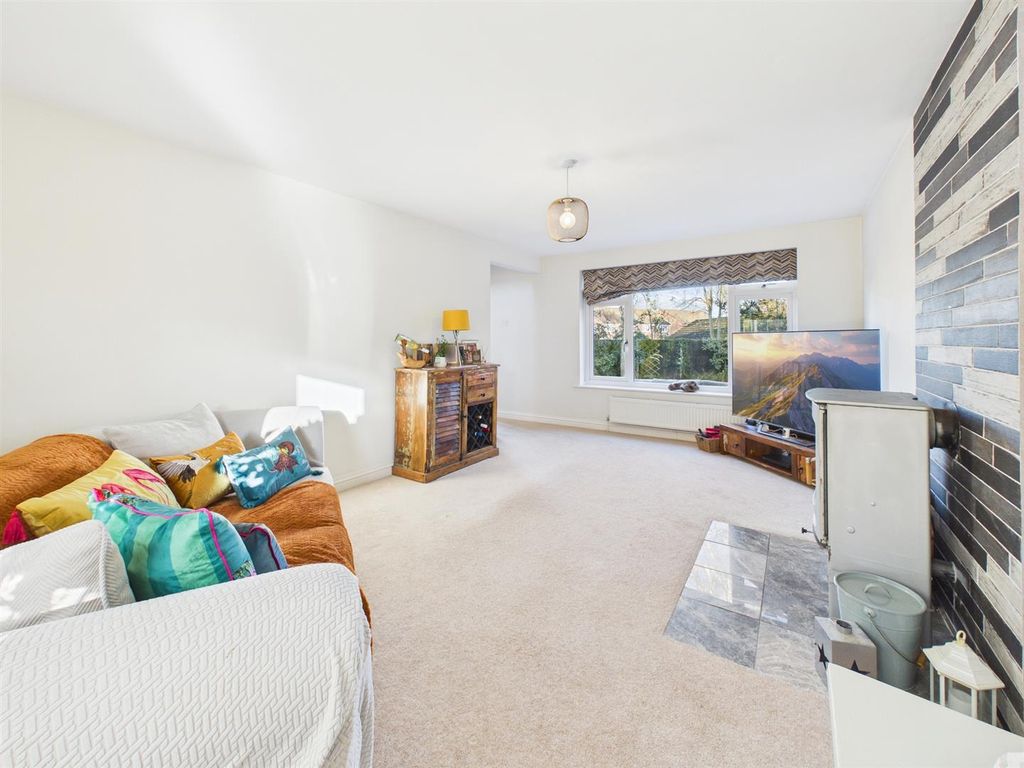 Property photo 3 of 14 Cam05510G0-Pr0153-Still011.Jpg