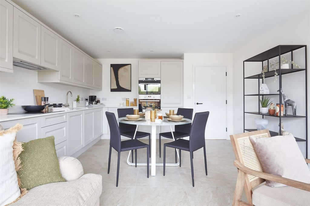 Property photo 2 of 36