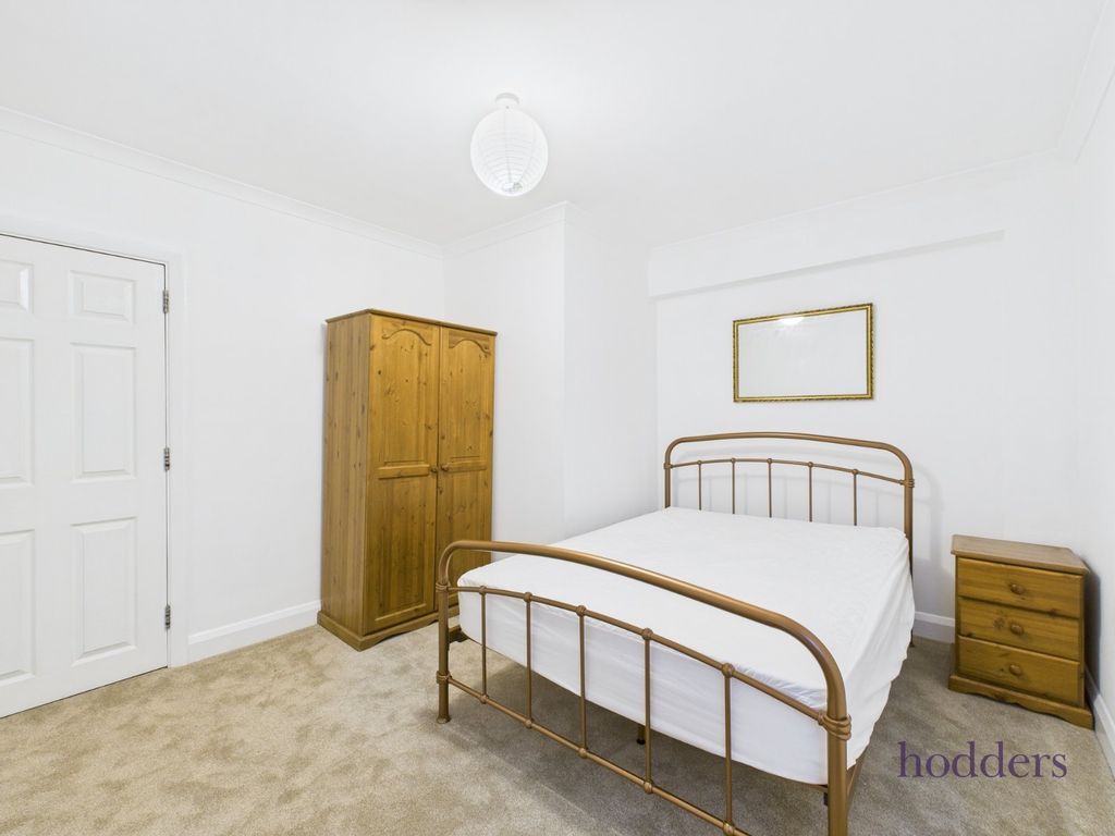 Property photo 2 of 8 Picture No. 12