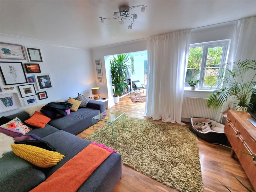Property photo 2 of 24 Sitting Room.Jpg
