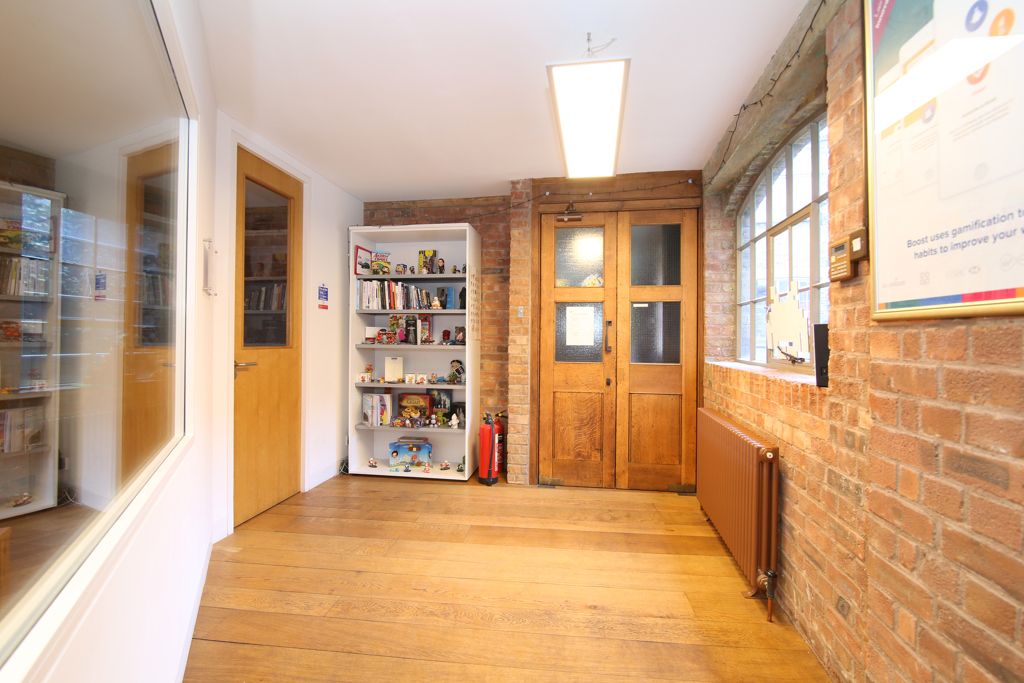 Property photo 3 of 9 Photo 5