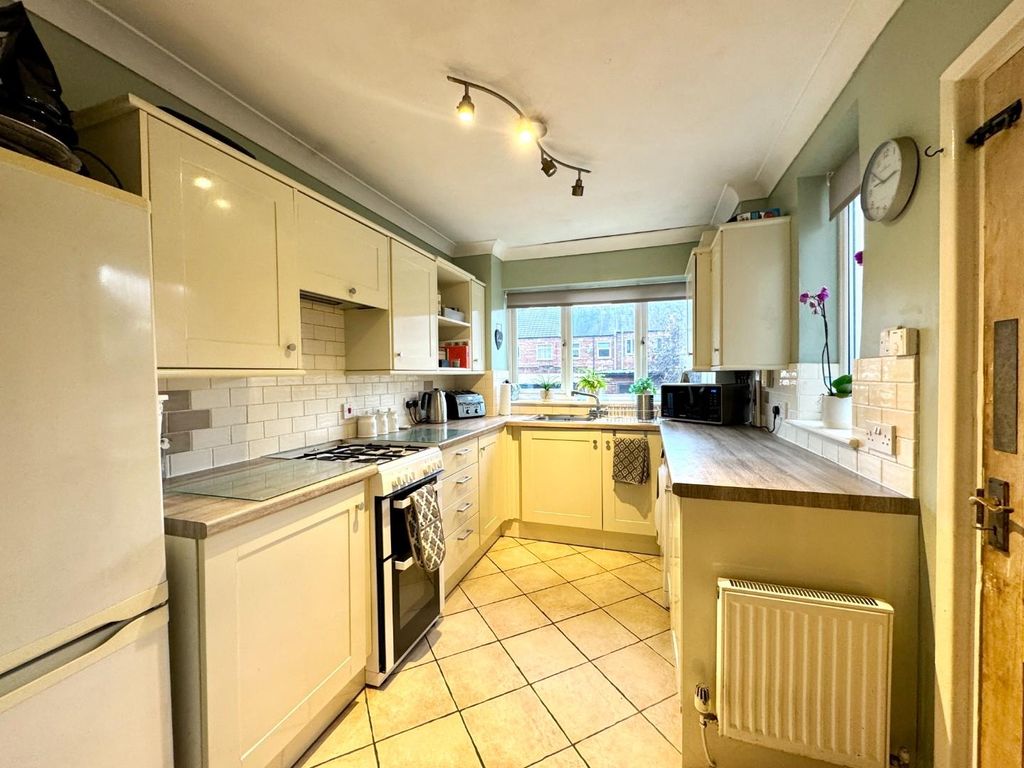 Property photo 1 of 14 Kitchen