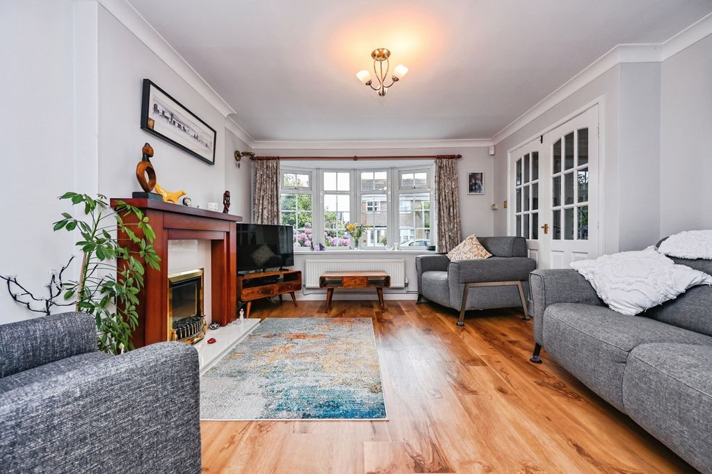 Property photo 3 of 19 Pbox-Img.Jpg