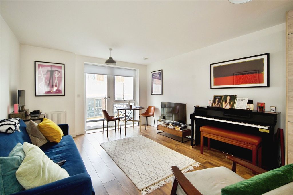 Property photo 2 of 20 Picture No. 14