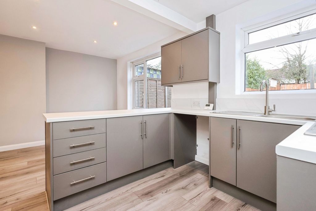 Property photo 3 of 15 Pbox-Img.Jpg