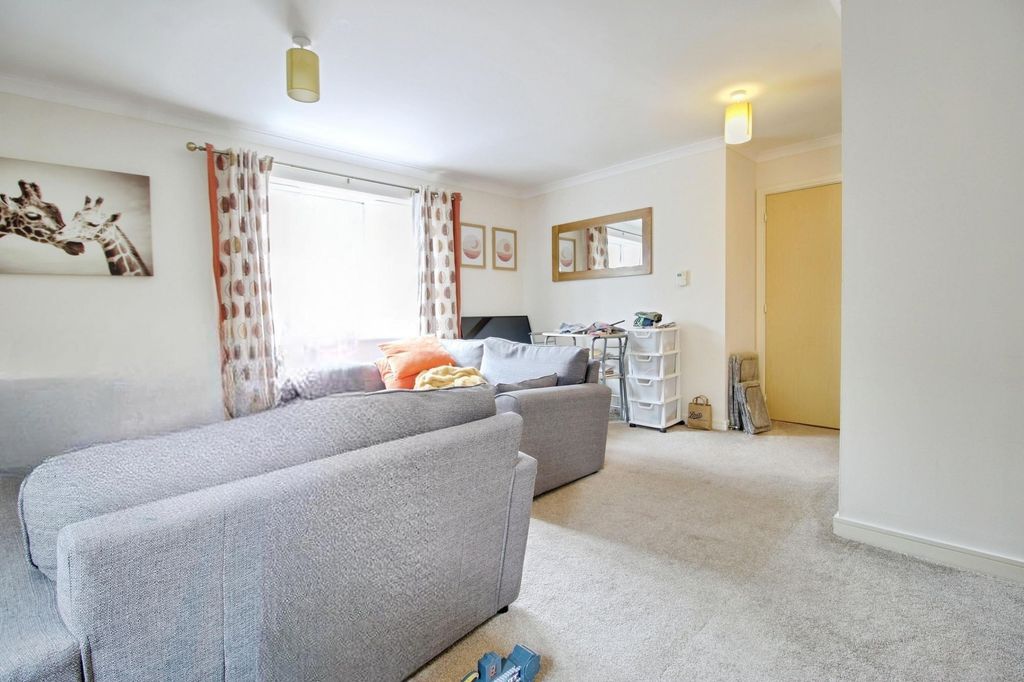 Property photo 3 of 9