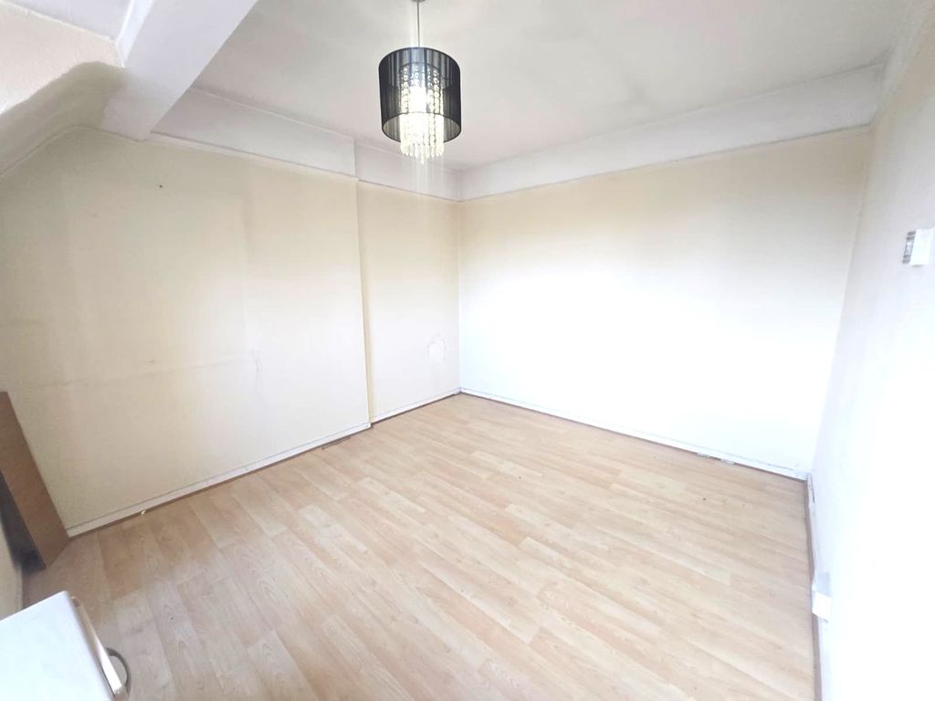 Property photo 2 of 3