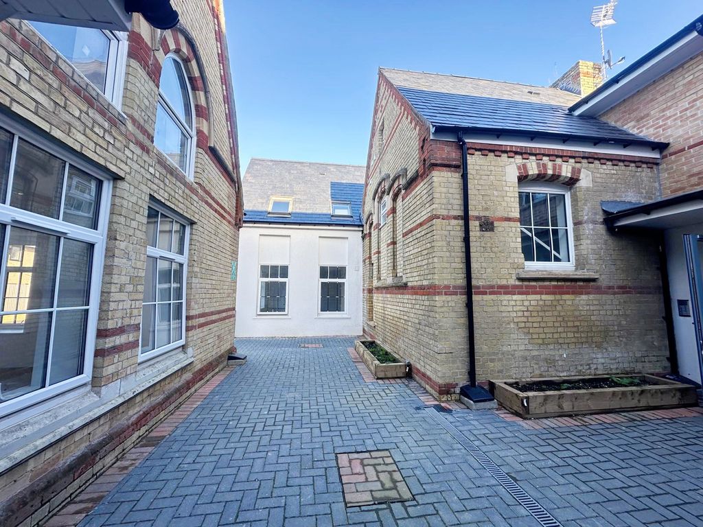 Property photo 1 of 5 Front