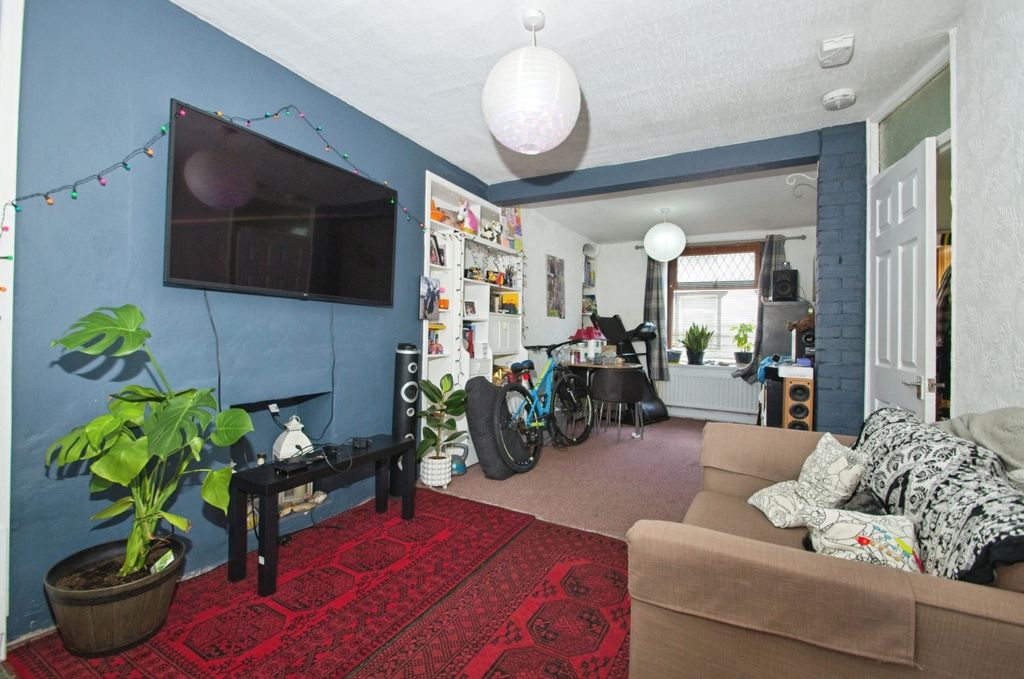 Property photo 2 of 11