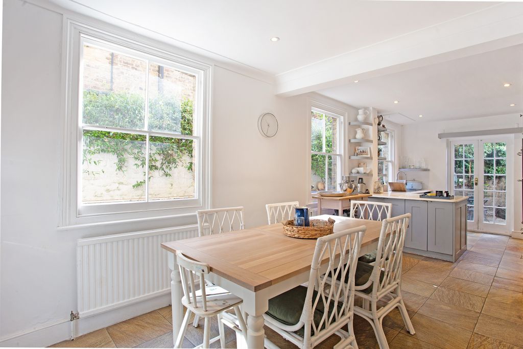 Property photo 3 of 17 St. Dionis Road