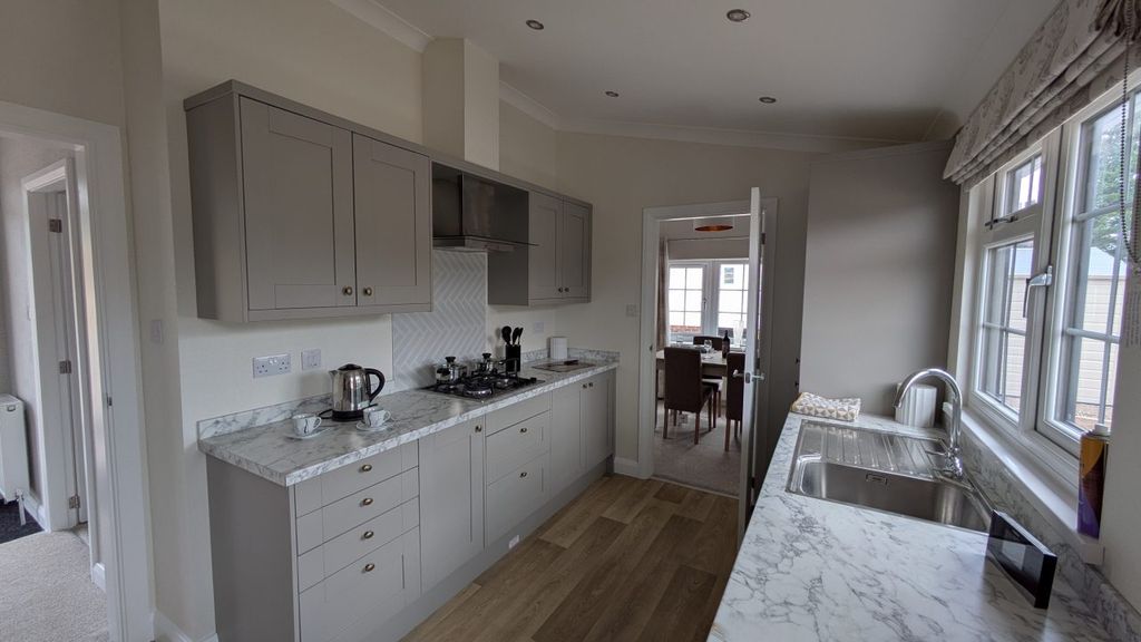 Property photo 3 of 5 Kitchen.Jpg