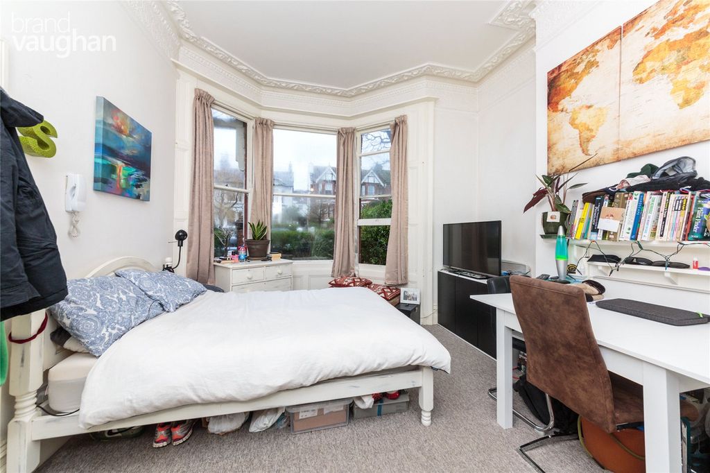 Property photo 2 of 7 Studio