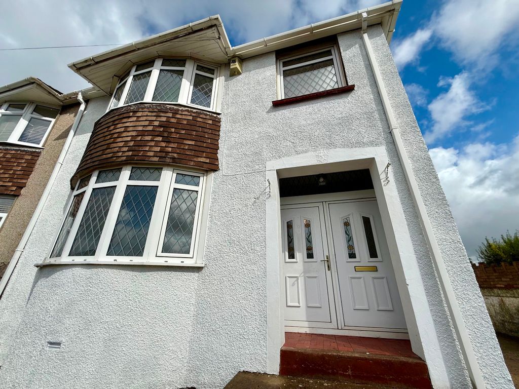 Property photo 2 of 34