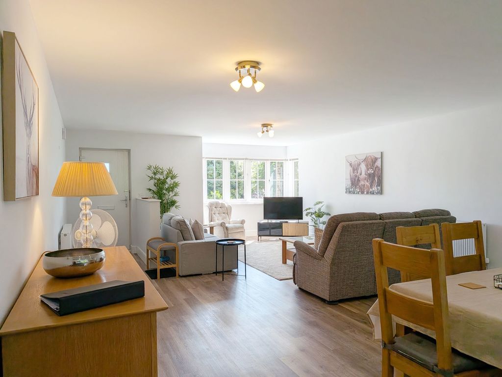 Property photo 2 of 12 Open Plan Living