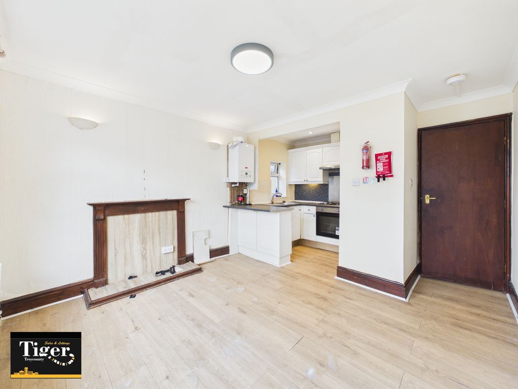 Property photo 2 of 6 Cam03440G0-Pr0674-Still004