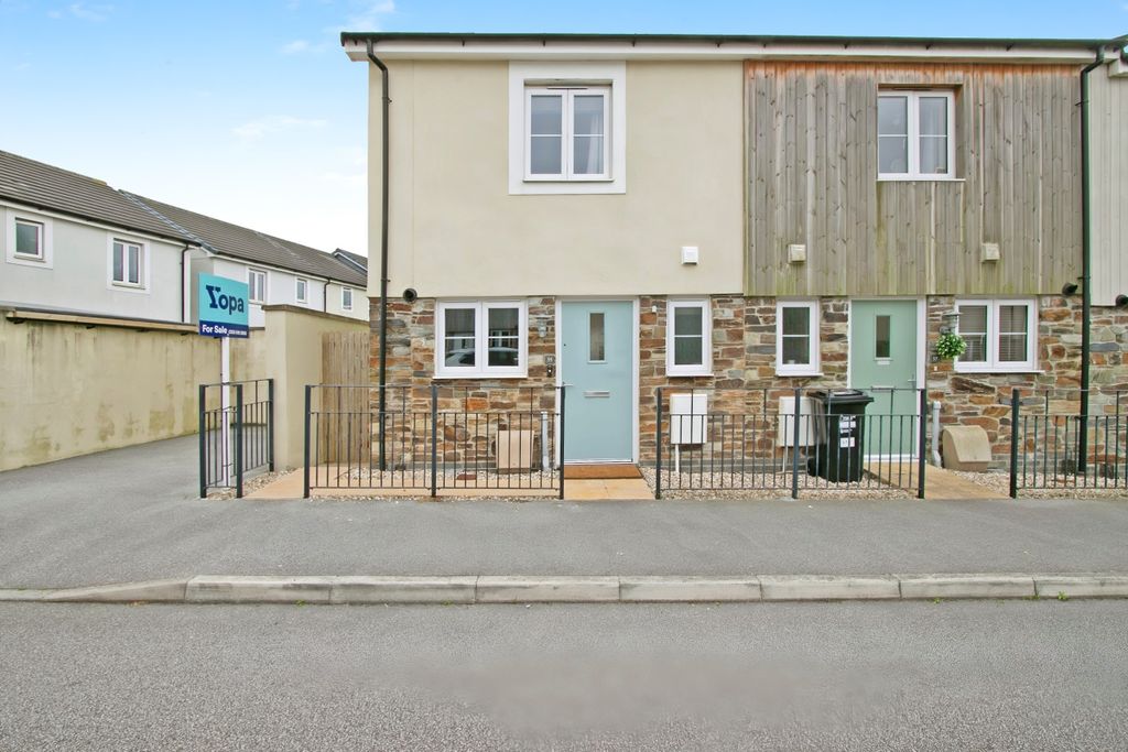 Property photo 1 of 20 Front