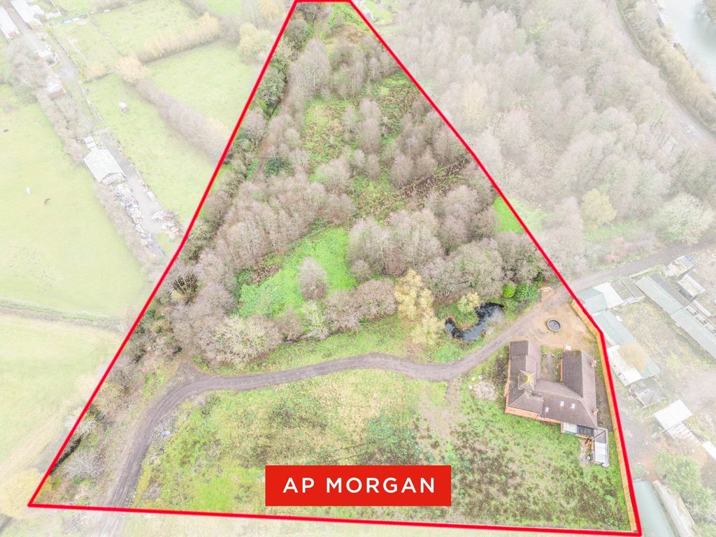 Property photo 2 of 18 Picture No. 24