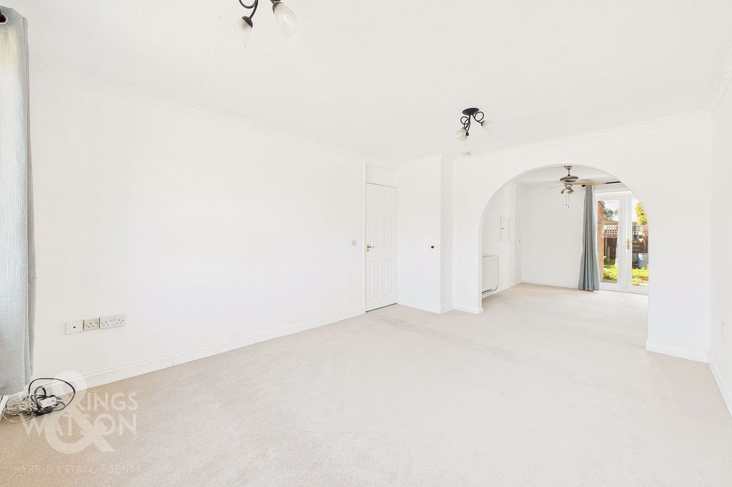Property photo 3 of 25
