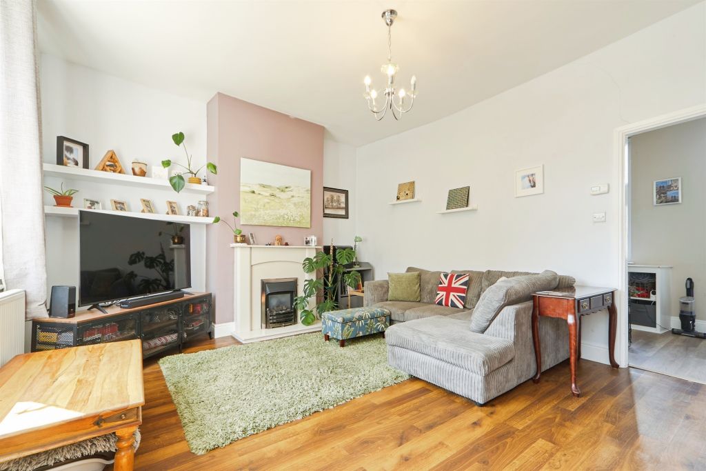 Property photo 2 of 17