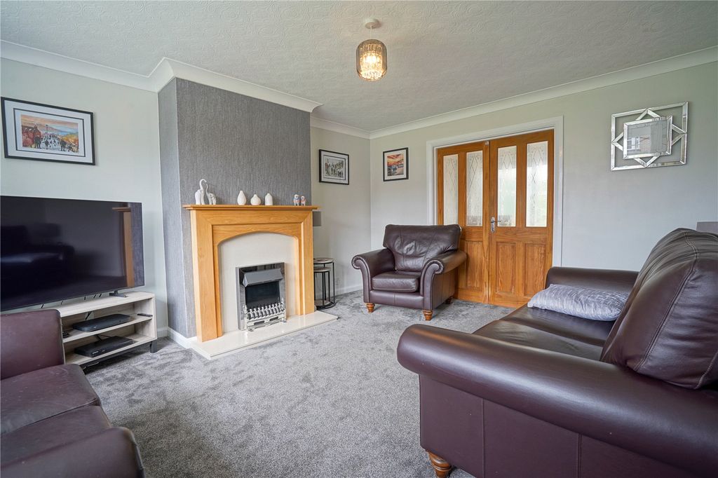 Property photo 2 of 17 Picture No. 12