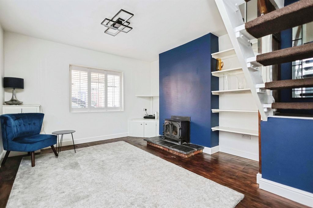 Property photo 3 of 17