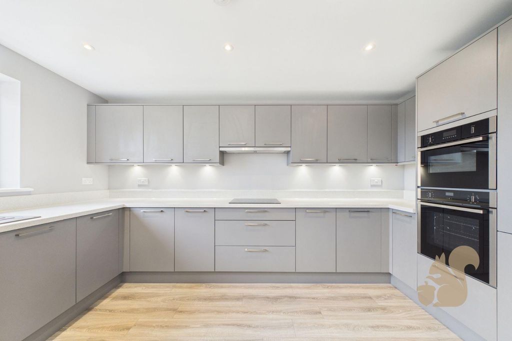 Property photo 3 of 12 9 Field Mews - Kitchen.Jpg