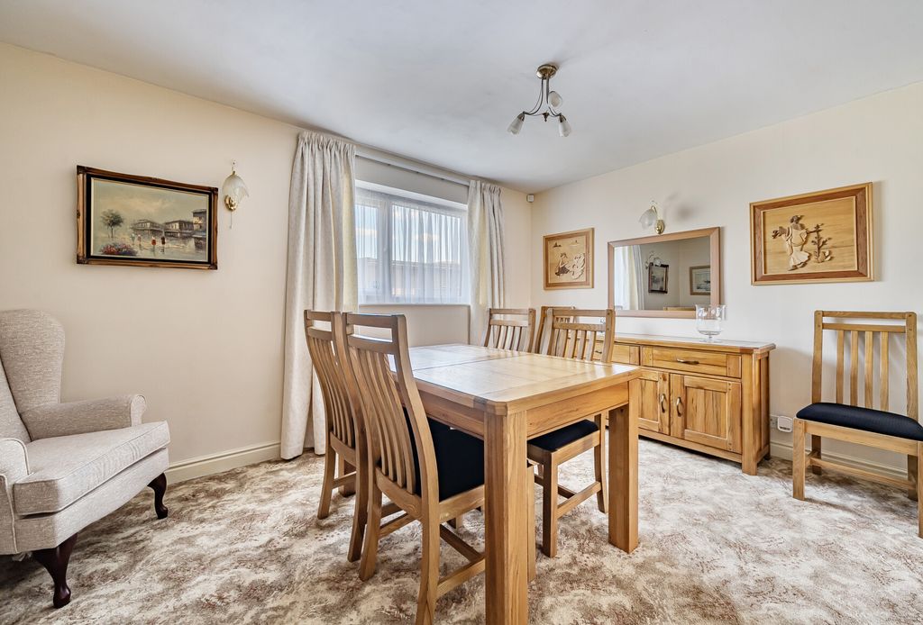 Property photo 2 of 19 1358006-10-68d55F...