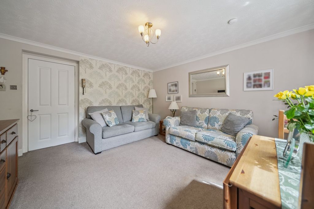 Property photo 3 of 13