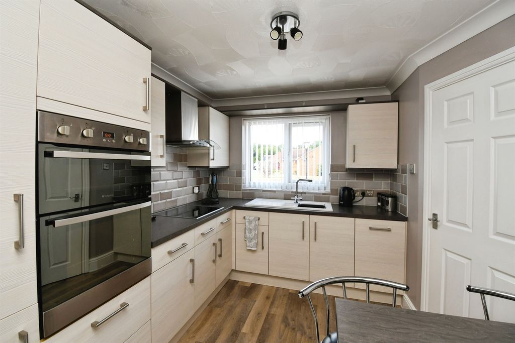 Property photo 3 of 24