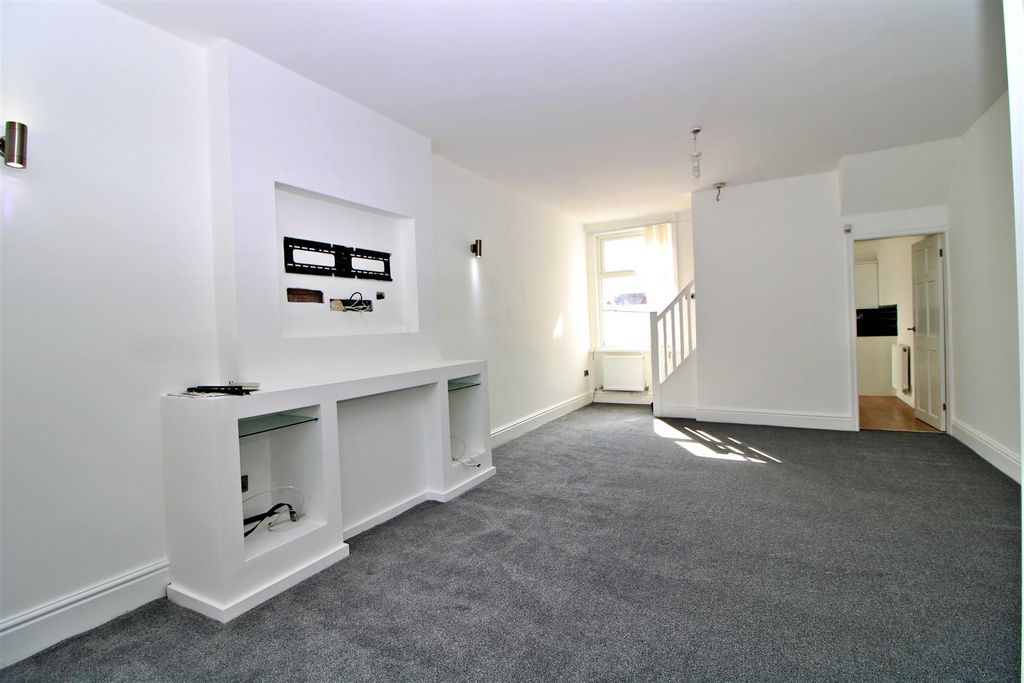 Property photo 3 of 9 Living Room.Jpg
