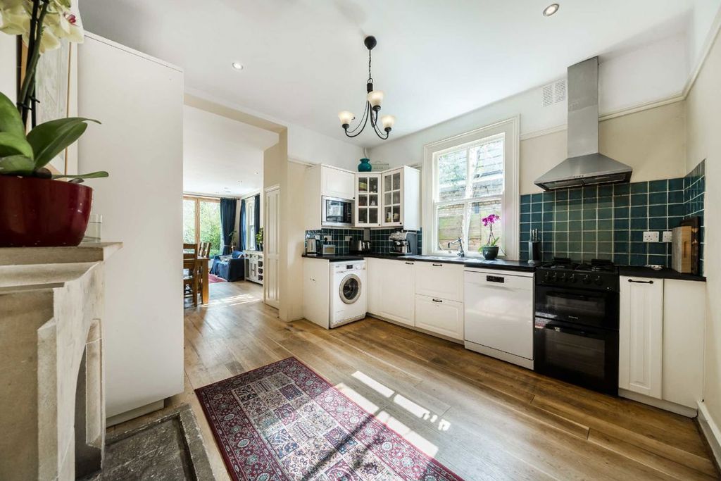 Property photo 3 of 9