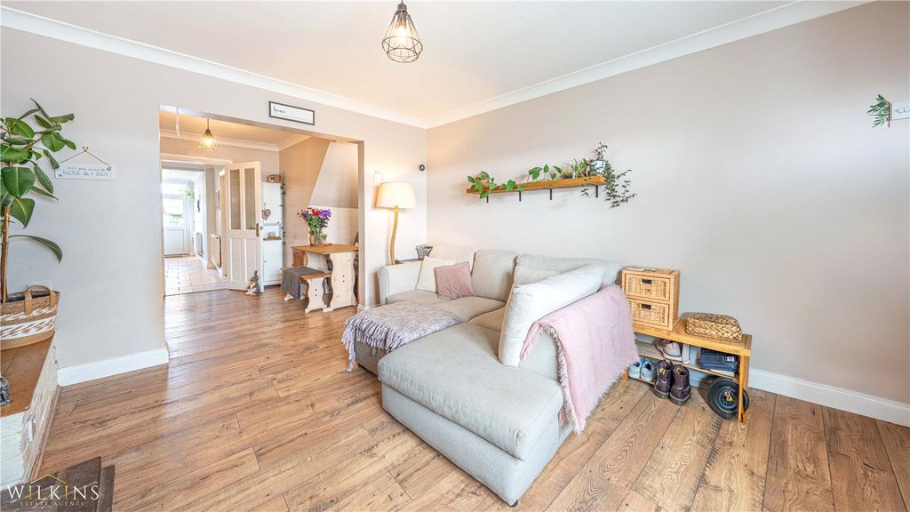 Property photo 3 of 22 Picture No. 11