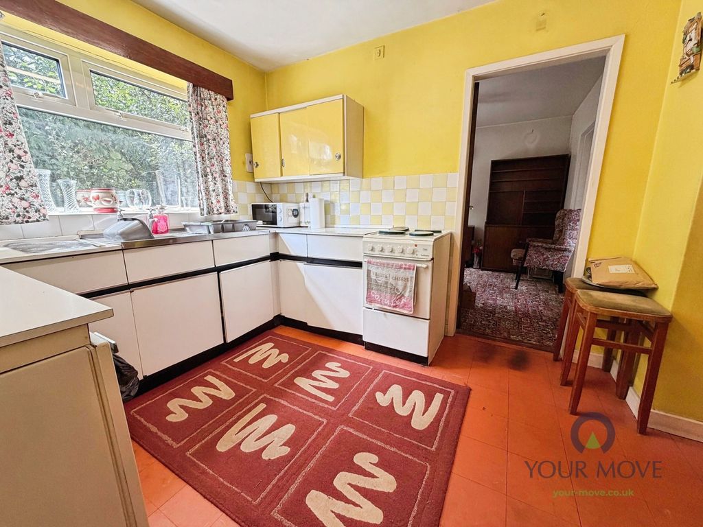 Property photo 3 of 15 Kitchen