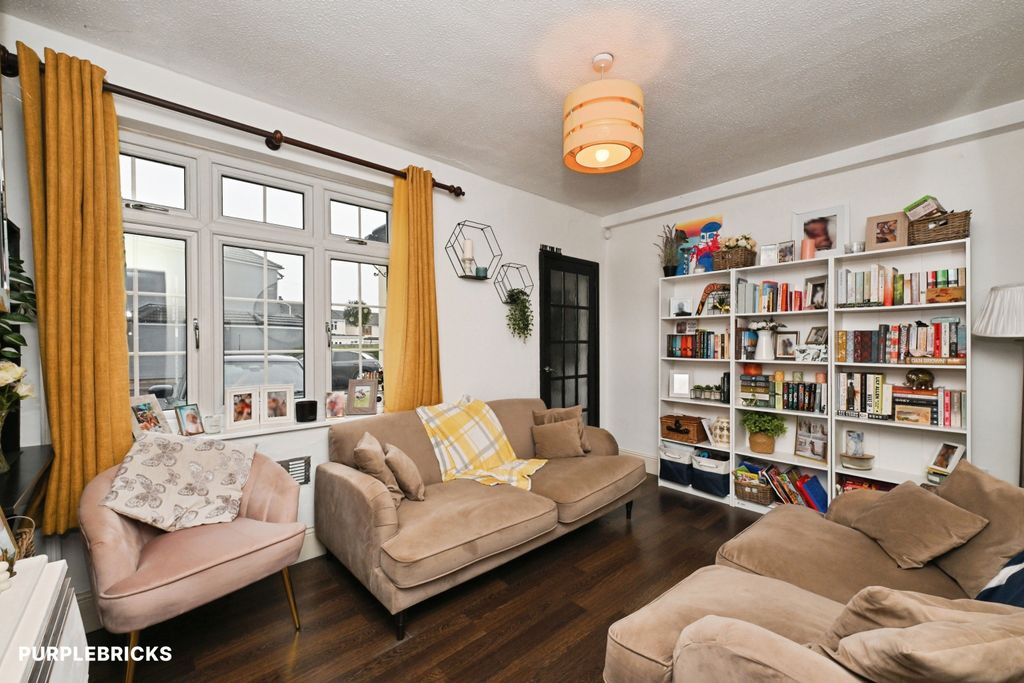 Property photo 2 of 26