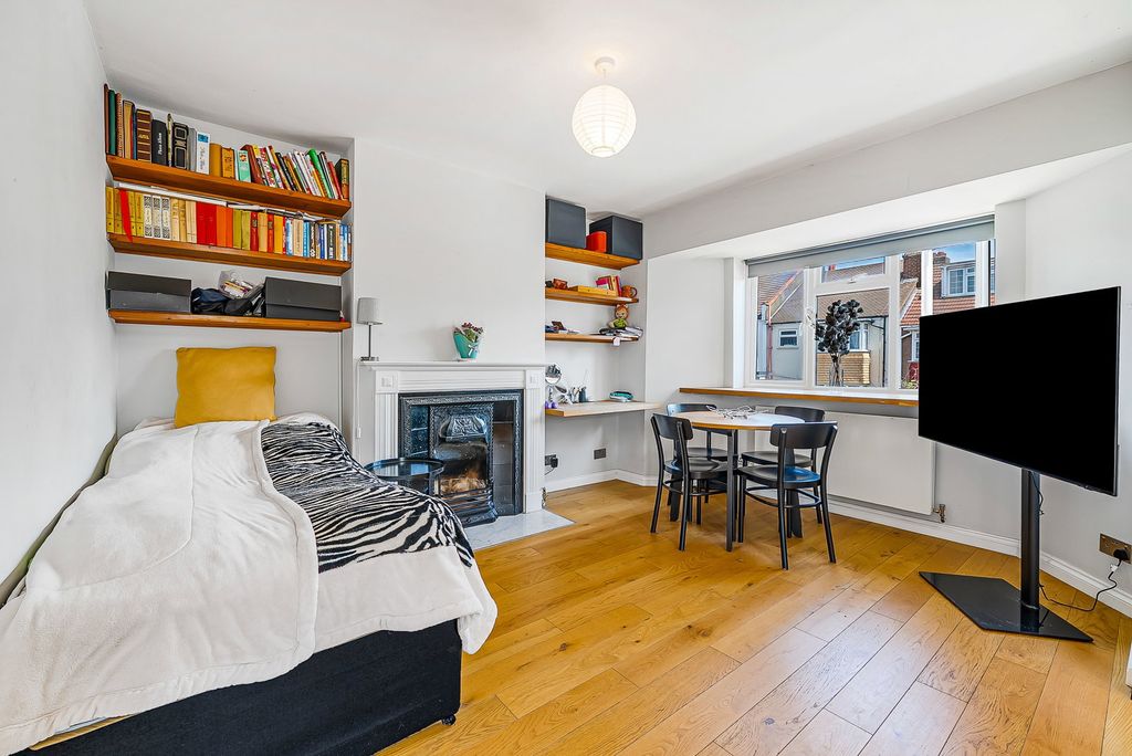 Property photo 1 of 12