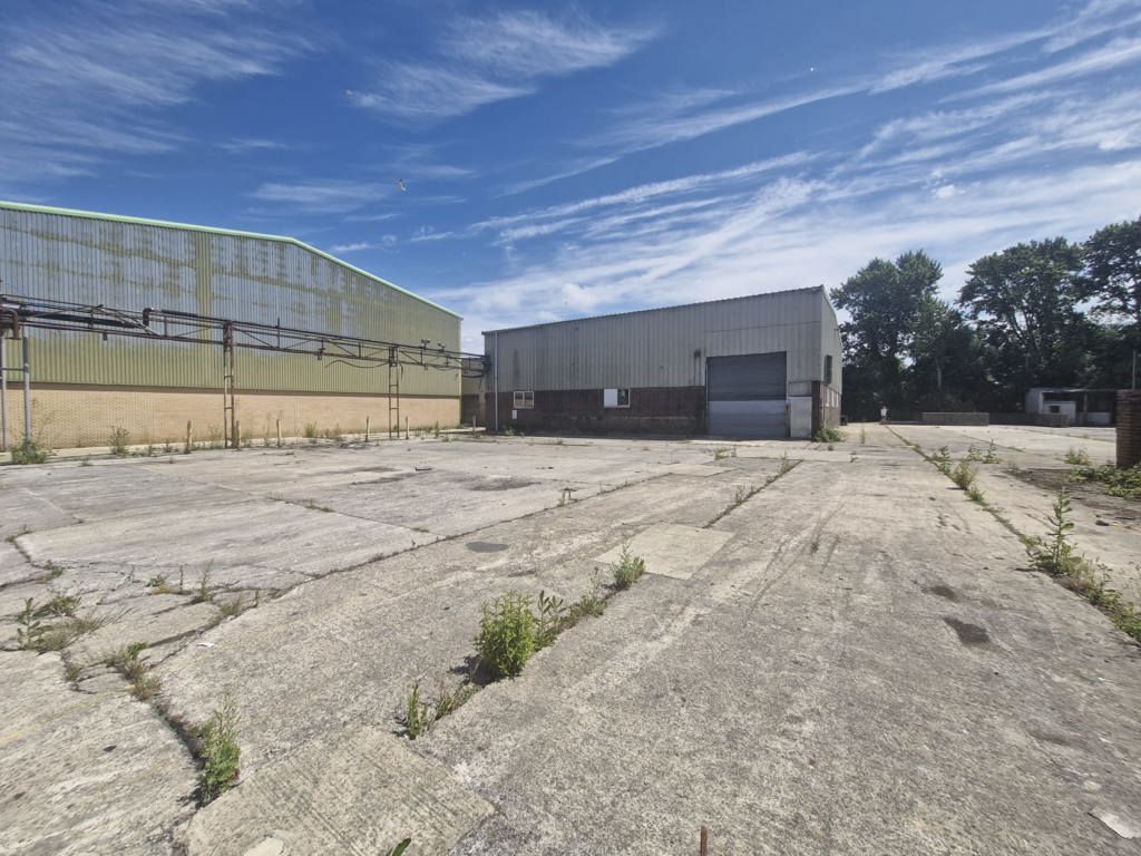 Property photo 3 of 6 Photo 6